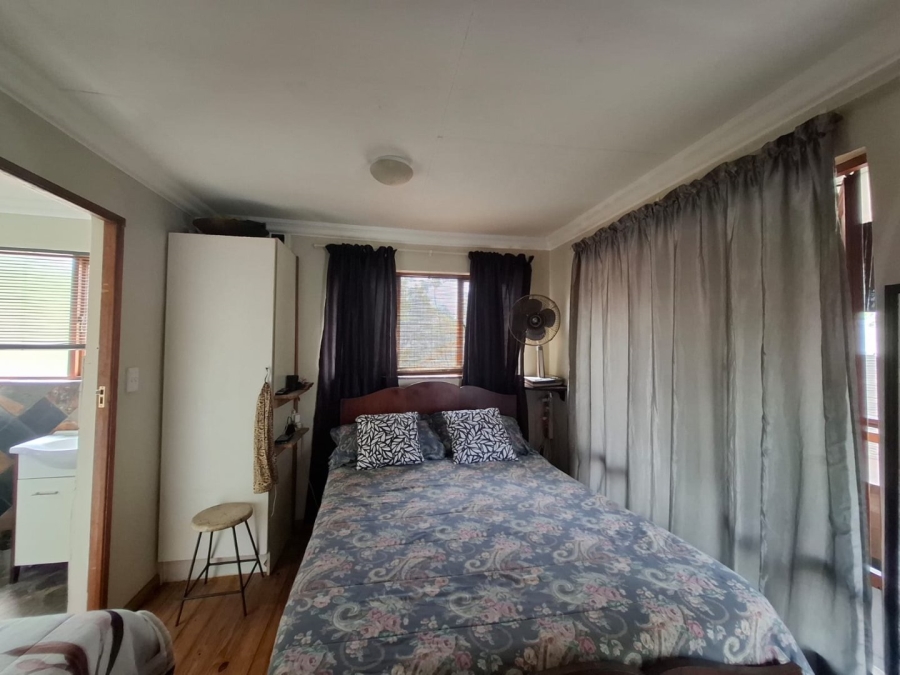 5 Bedroom Property for Sale in Waterkloof East North West